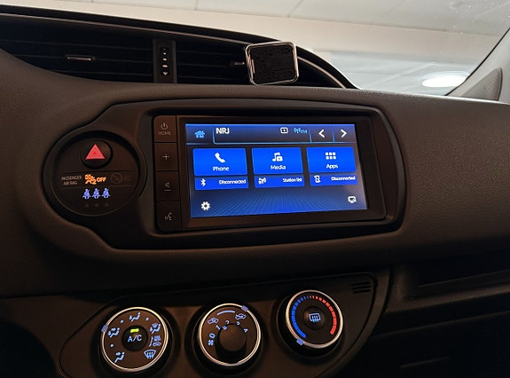 Toyota Yaris 15 of 16