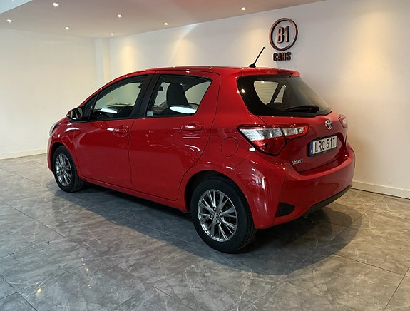 Toyota Yaris 3 of 16