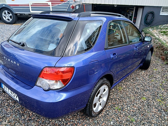 Subaru Impreza 4 of 6