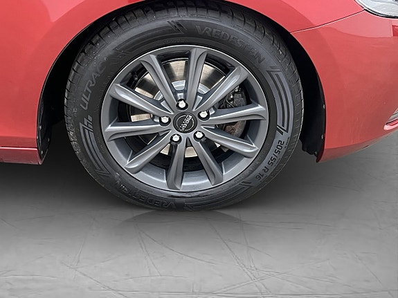 Volvo V40 10 of 30
