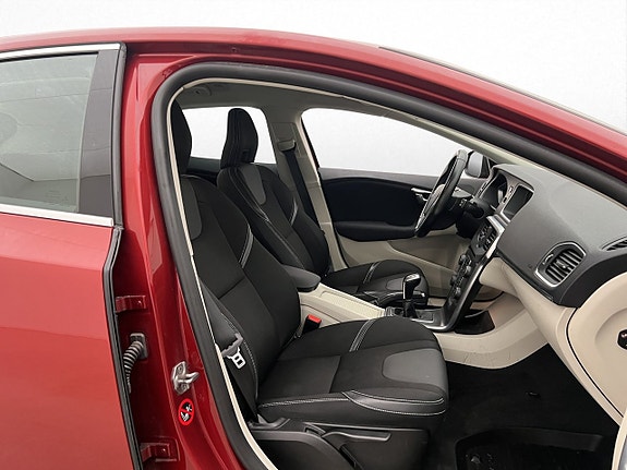 Volvo V40 15 of 30