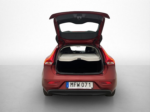 Volvo V40 21 of 30