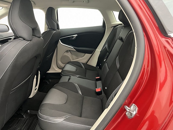 Volvo V40 17 of 30