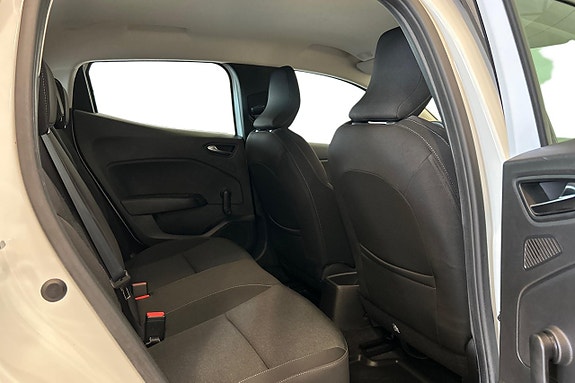 Renault Clio 19 of 22