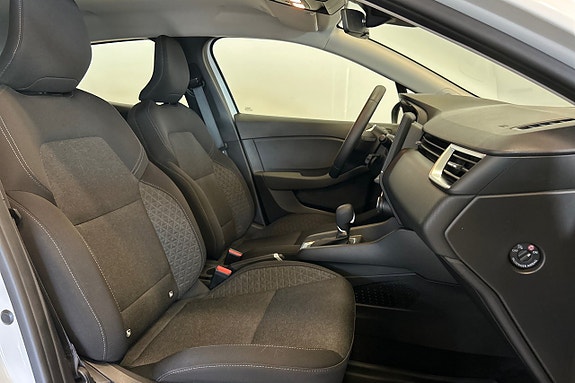 Renault Clio 18 of 22