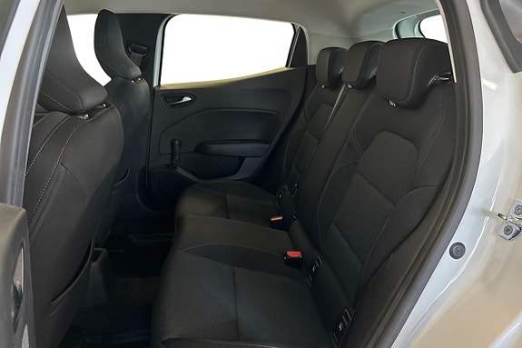 Renault Clio 20 of 22