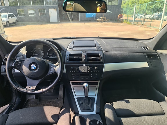 BMW X3 9 of 12