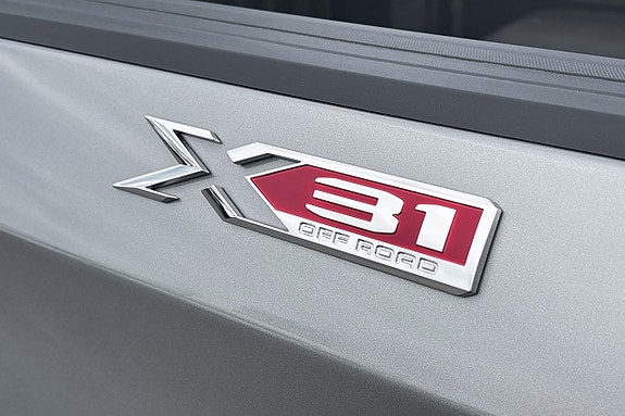 GMC Sierra 10 of 28