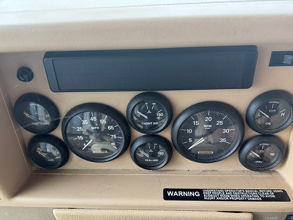 Winnebago Journey 34H 7 of 26