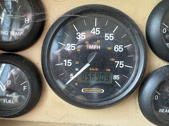 Winnebago Journey 34H 8 of 26