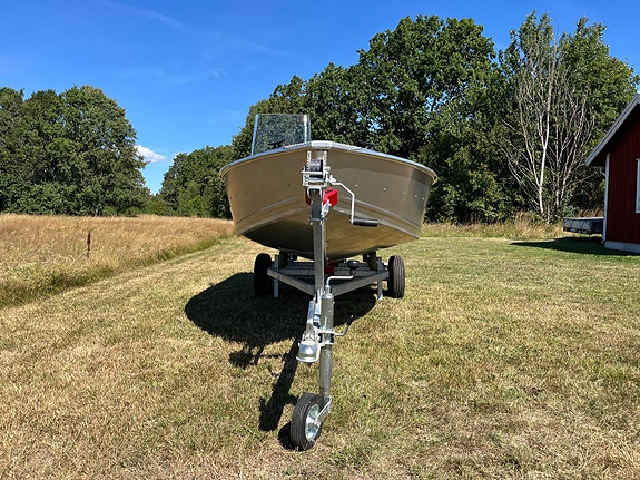 Buster XSR 2024 + Yamaha F20 + Trailer 2 of 9