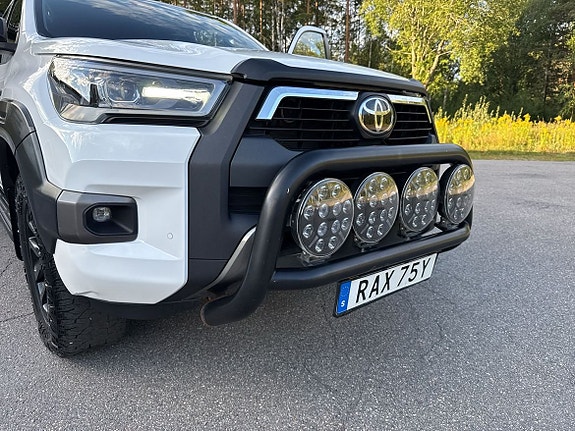 Toyota HiLux 19 of 19