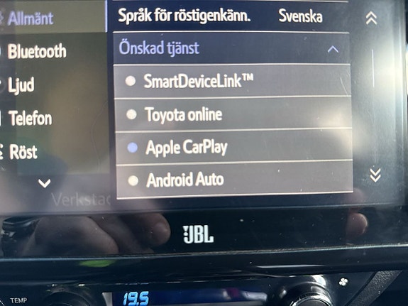 Toyota HiLux 15 of 19