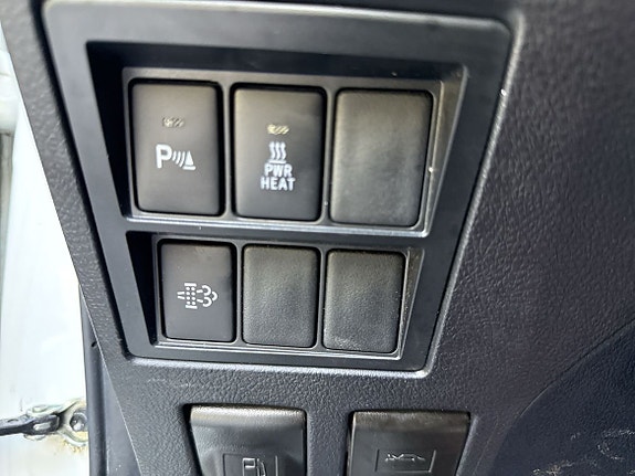 Toyota HiLux 17 of 19