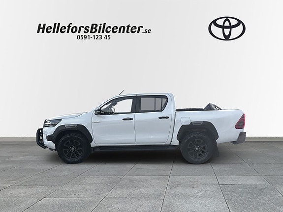 Toyota HiLux 3 of 19