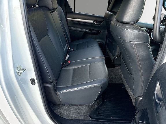 Toyota HiLux 8 of 19