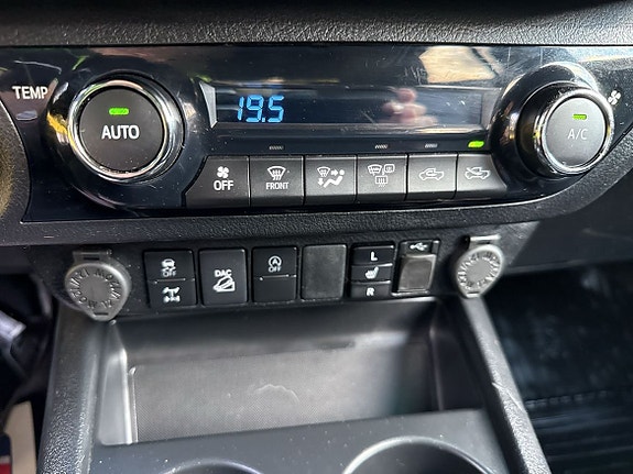 Toyota HiLux 18 of 19
