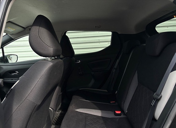 Nissan Micra 10 of 13