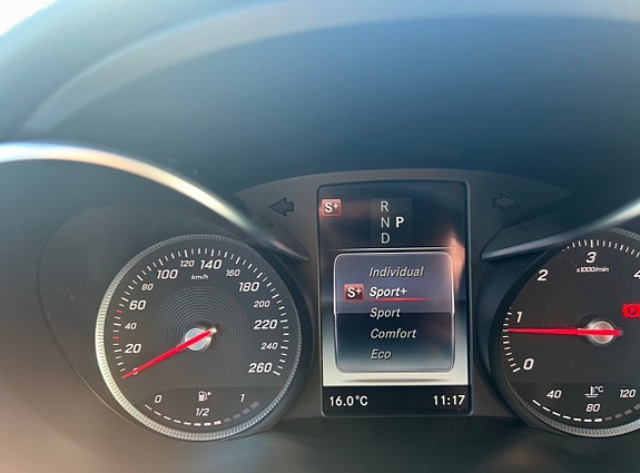 Mercedes-Benz C220 6 of 11