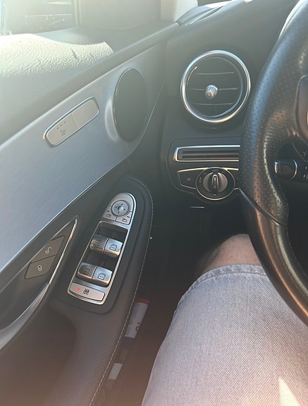 Mercedes-Benz C220 11 of 11