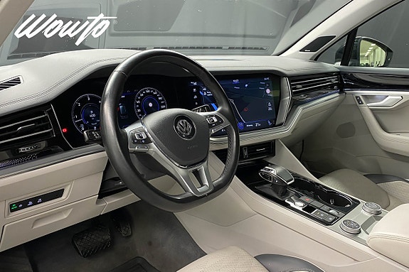 Volkswagen Touareg 8 of 24