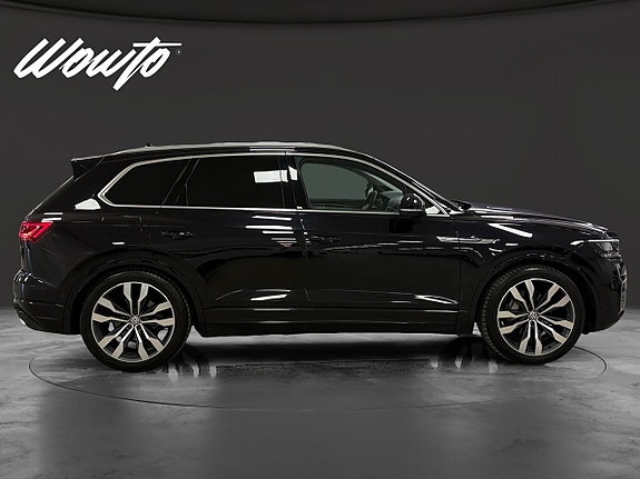 Volkswagen Touareg 3 of 24