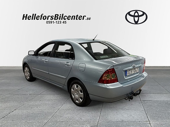 Toyota Corolla 2 of 19