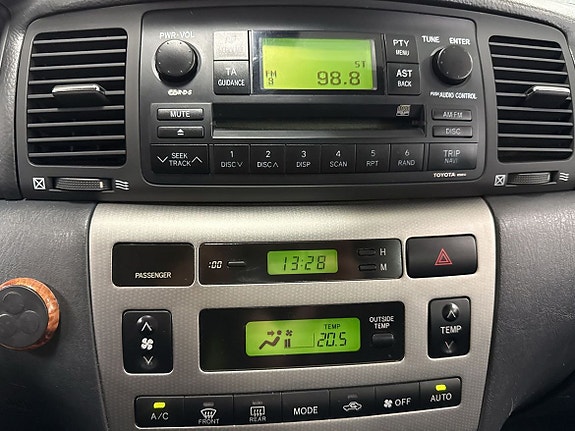 Toyota Corolla 15 of 19