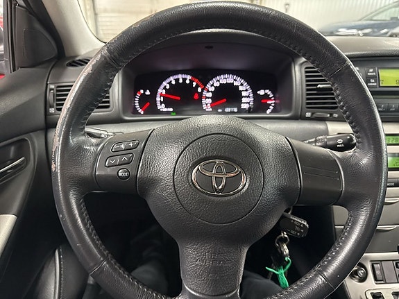 Toyota Corolla 13 of 19