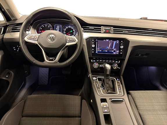 Volkswagen Passat 11 of 18