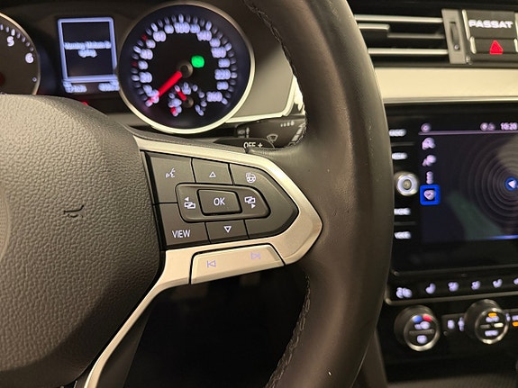Volkswagen Passat 15 of 18