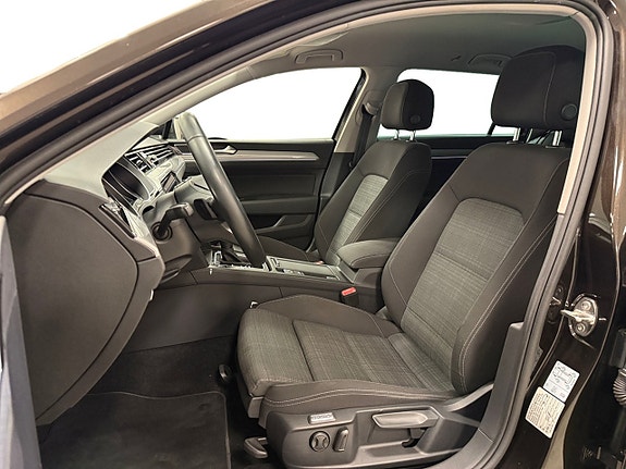 Volkswagen Passat 8 of 18