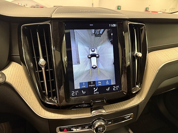 Volvo XC60 13 of 20