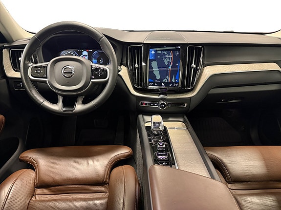 Volvo XC60 11 of 20