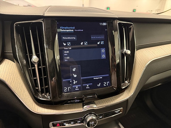Volvo XC60 15 of 20