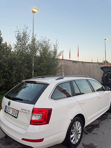 Skoda Octavia 3 of 8