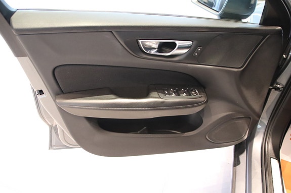 Volvo V60 10 of 15