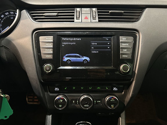Skoda Octavia Scout 11 of 21