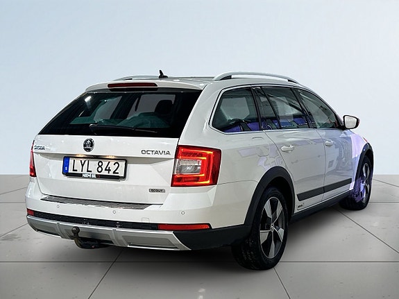 Skoda Octavia Scout 6 of 21
