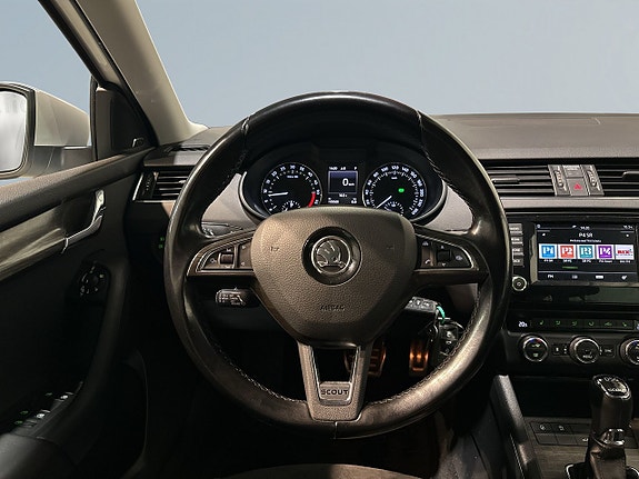 Skoda Octavia Scout 9 of 21