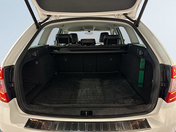 Skoda Octavia Scout 12 of 21