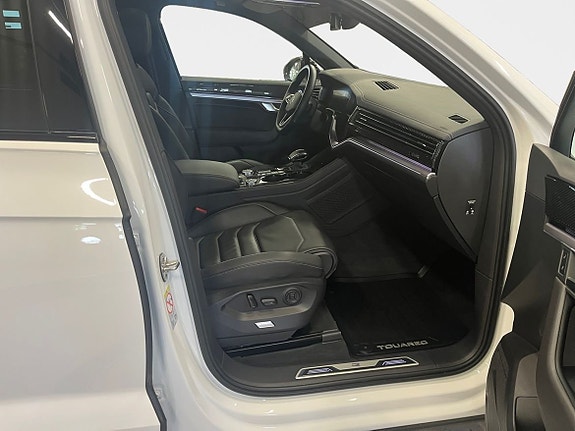 Volkswagen Touareg 15 of 15