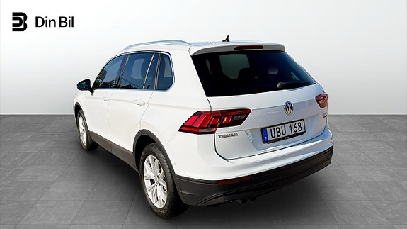 Volkswagen Tiguan 3 of 12