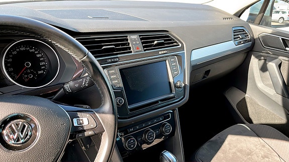 Volkswagen Tiguan 9 of 12