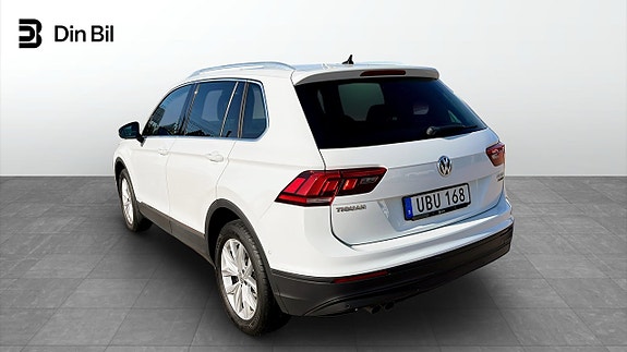 Volkswagen Tiguan 3 of 12