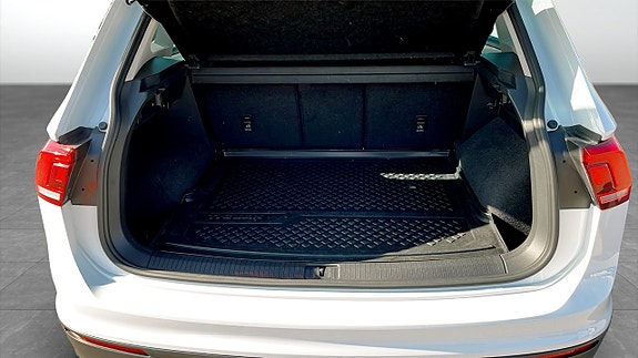 Volkswagen Tiguan 12 of 12
