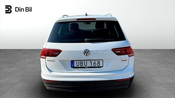 Volkswagen Tiguan 5 of 12