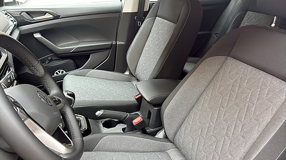 Volkswagen T-Cross 8 of 12
