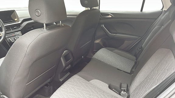 Volkswagen T-Cross 11 of 12