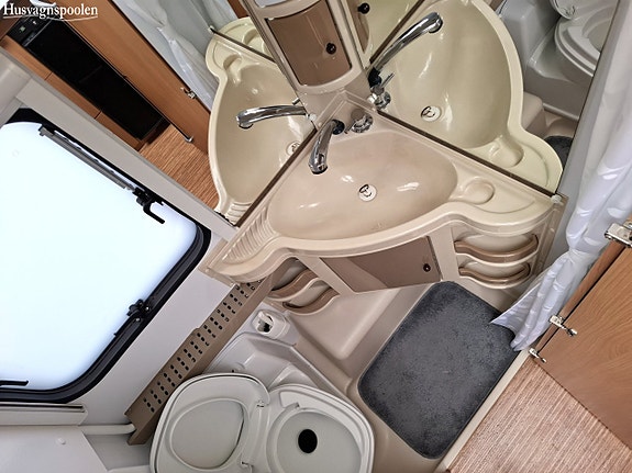 Adria ADORA 472 LU Alde, Långbäddar, Markis, Förtält 10 of 11